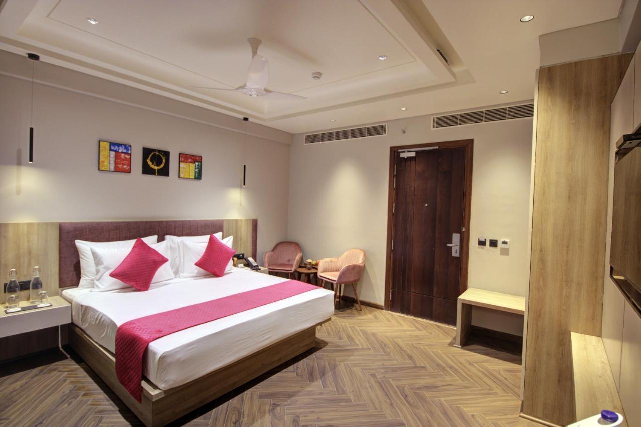 Cygnett Collection K K Hotel Faizābād Екстериор снимка