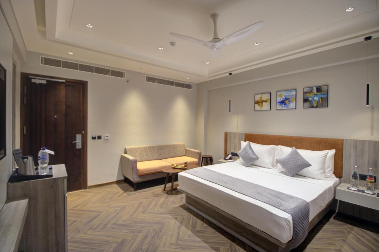 Cygnett Collection K K Hotel Faizābād Екстериор снимка