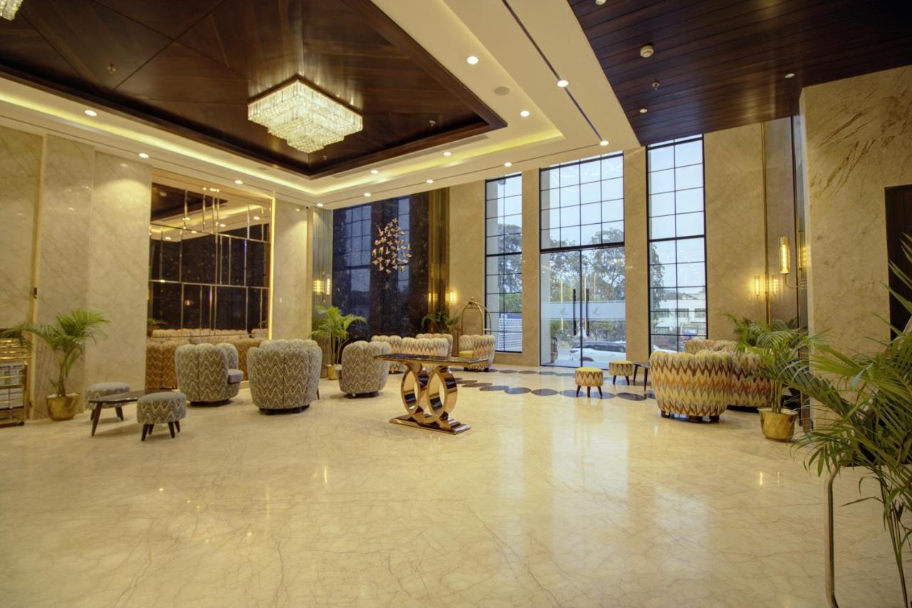 Cygnett Collection K K Hotel Faizābād Екстериор снимка