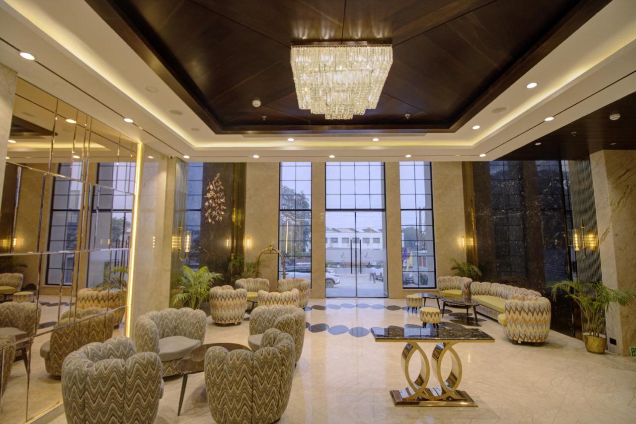 Cygnett Collection K K Hotel Faizābād Екстериор снимка
