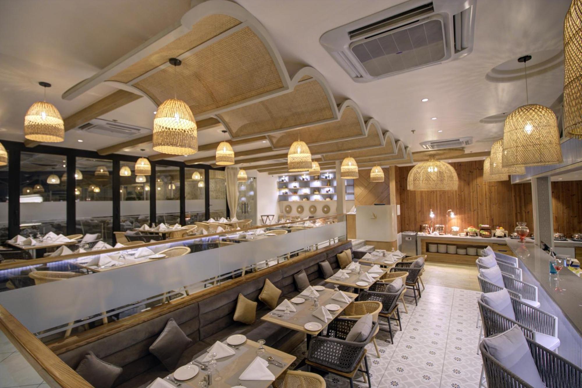 Cygnett Collection K K Hotel Faizābād Екстериор снимка